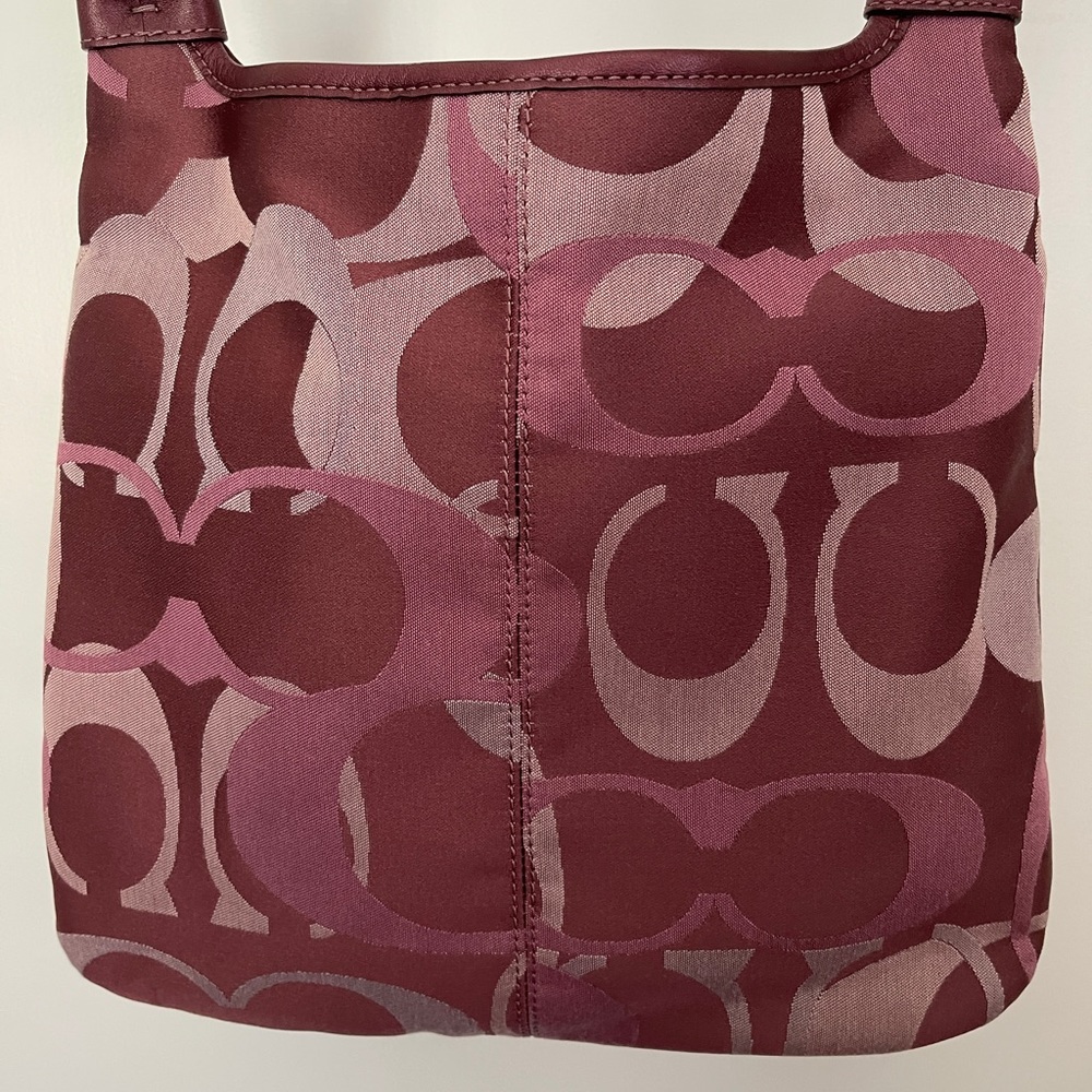 Coach Signature Collection crossbody purse - Picture 6 of 6
